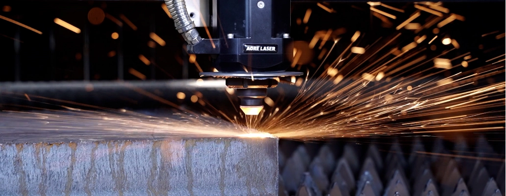 macchina per il taglio laser dei metalli.webp