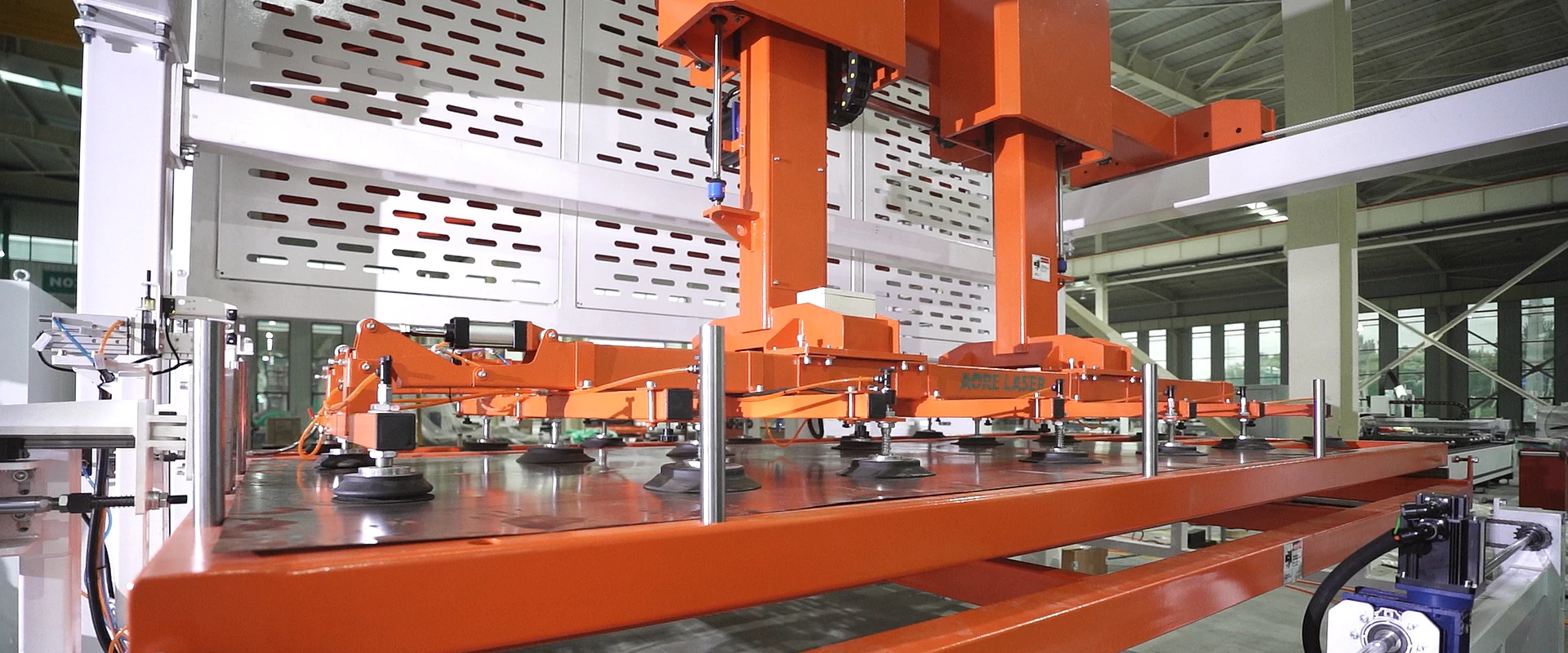 I vantaggi dell'automazione delle macchine da taglio laser a fibra (3).webp